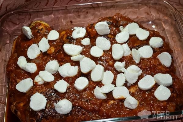 Рецепт: Куринная грудка в томатном соусе с моцареллой - в духовке Рецепт: Куринная грудка в томатном соусе с моцареллой - в духовке