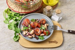 Салат из консервированной белой фасоли Салат из консервированной белой фасоли