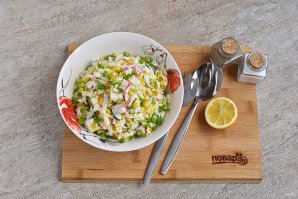 Крабовый салат с пекинской капустой Крабовый салат с пекинской капустой