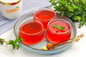 Клубничное желе из желатина Клубничное желе из желатина