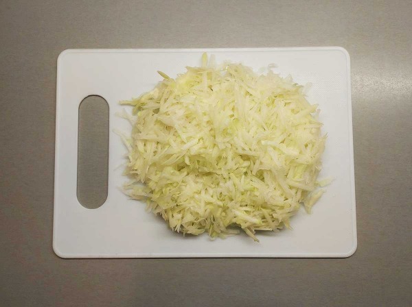 Салат из кольраби с морковью и огурцом Салат из кольраби с морковью и огурцом