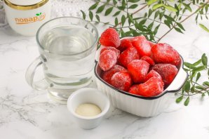 Клубничное желе из желатина Клубничное желе из желатина