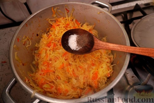 Капуста, тушенная с сосисками Капуста, тушенная с сосисками