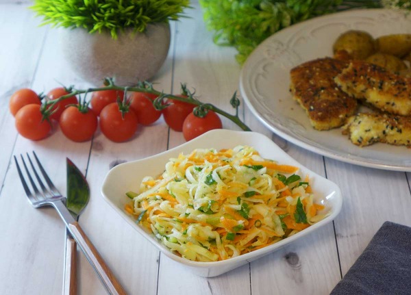 Салат из кольраби с морковью и огурцом Салат из кольраби с морковью и огурцом
