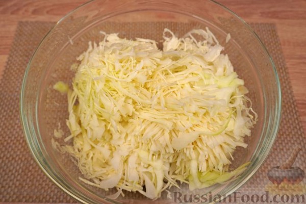 Капуста, тушенная с сосисками Капуста, тушенная с сосисками