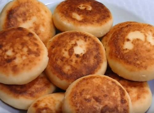 Пышные сырники из творога на сковороде классические Пышные сырники из творога на сковороде классические