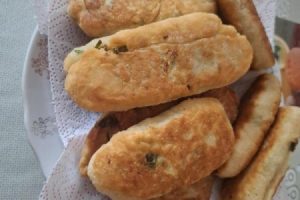 Рецепт: Жареные пирожки с яйцом и зеленым луком — Готовлю с любовью.