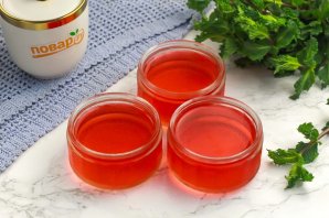 Клубничное желе из желатина Клубничное желе из желатина