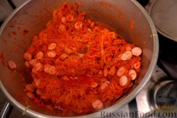 Капуста, тушенная с сосисками Капуста, тушенная с сосисками