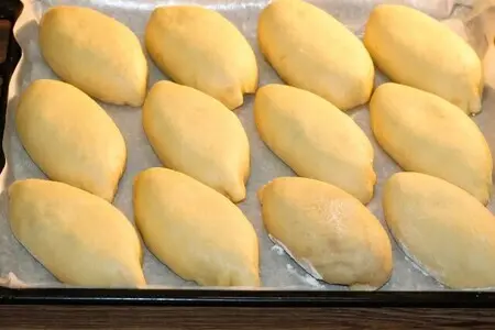 Пирожки печёные с яблоками и корицей Пирожки печёные с яблоками и корицей