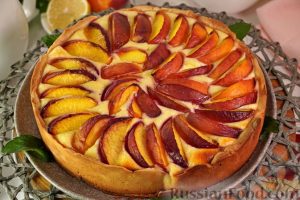 Пирог с творогом и нектаринами