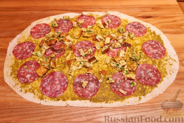 Рулетики из лаваша с бататом, колбасой и яйцами
