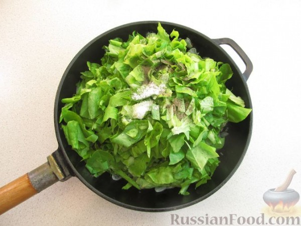 Молодой картофель, запечённый со шпинатом и сыром Молодой картофель, запечённый со шпинатом и сыром