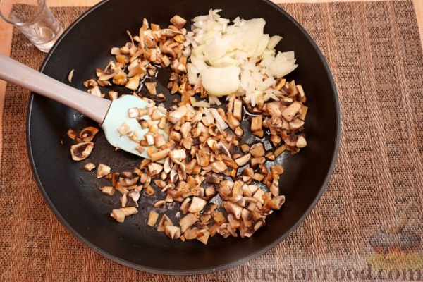Картофельные мини-пиццы с шампиньонами и морковью Картофельные мини-пиццы с шампиньонами и морковью
