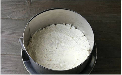 Салат с курицей и ананасами классический Салат с курицей и ананасами классический