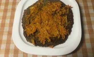 Печеночный торт из говяжьей печени классический Печеночный торт из говяжьей печени классический