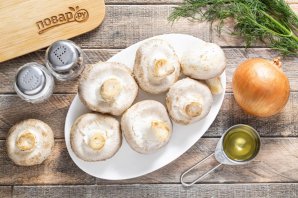 Шампиньоны жареные с луком Шампиньоны жареные с луком