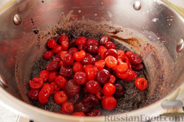 Ретеш (штрудель по-венгерски) с вишней и маком Ретеш (штрудель по-венгерски) с вишней и маком