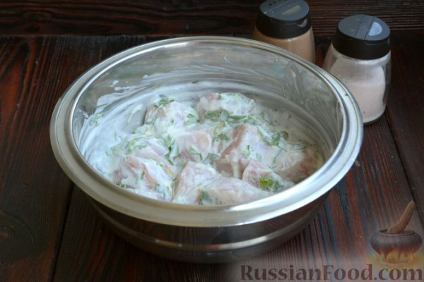 Шашлычки из куриного филе в йогуртовом маринаде, с беконом Шашлычки из куриного филе в йогуртовом маринаде, с беконом