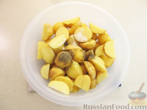 Куриное филе с молодым картофелем и сыром Куриное филе с молодым картофелем и сыром