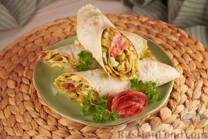 Рулетики из лаваша с бататом, колбасой и яйцами