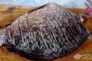 Рецепт: Караси в сметане — В сметанном соусе.