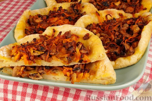 Картофельные мини-пиццы с шампиньонами и морковью Картофельные мини-пиццы с шампиньонами и морковью