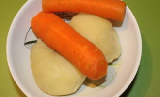 Классический салат Мимоза с рыбными консервами Классический салат Мимоза с рыбными консервами