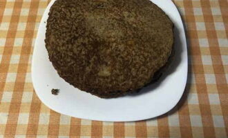 Печеночный торт из говяжьей печени классический Печеночный торт из говяжьей печени классический