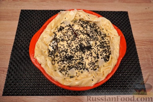 Пита "Кассери" (сырный пирог с беконом и помидорами)