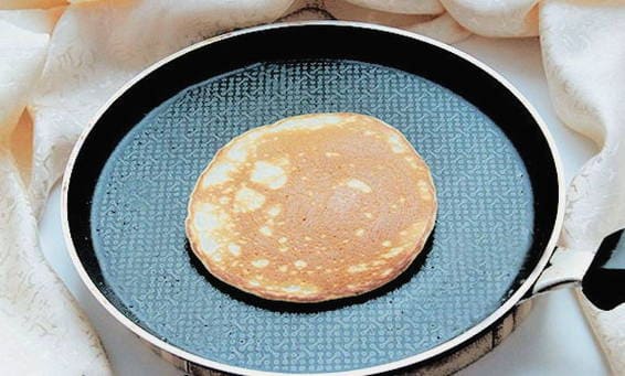 Пышные панкейки на молоке с разрыхлителем Пышные панкейки на молоке с разрыхлителем
