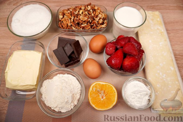 Сарагли с шоколадным заварным кремом и клубничным конфитюром