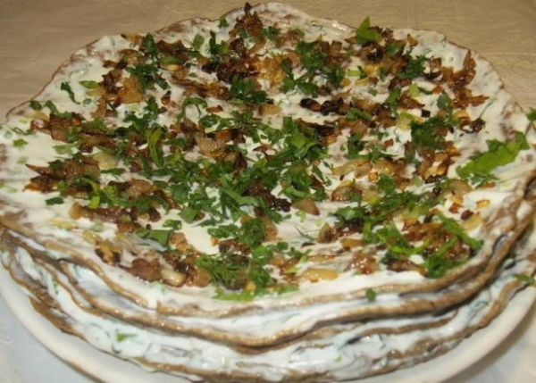 Печеночный торт из свиной печени классический Печеночный торт из свиной печени классический