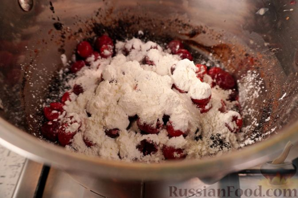 Ретеш (штрудель по-венгерски) с вишней и маком Ретеш (штрудель по-венгерски) с вишней и маком