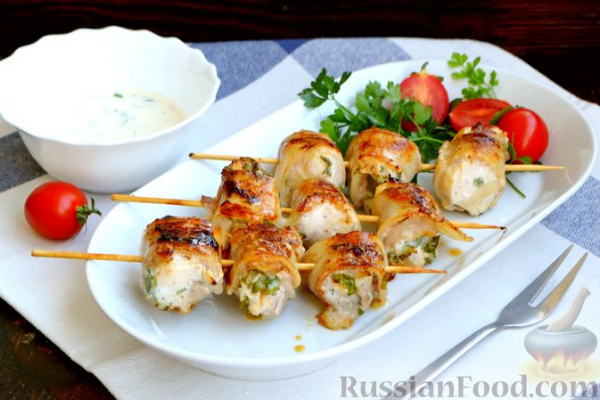 Шашлычки из куриного филе в йогуртовом маринаде, с беконом Шашлычки из куриного филе в йогуртовом маринаде, с беконом
