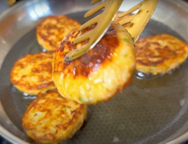 Блюдо из кабачков, которое я готовлю всю ночь и затем продаю на пляже. Вкусно и очень сытно Блюдо из кабачков, которое я готовлю всю ночь и затем продаю на пляже. Вкусно и очень сытно