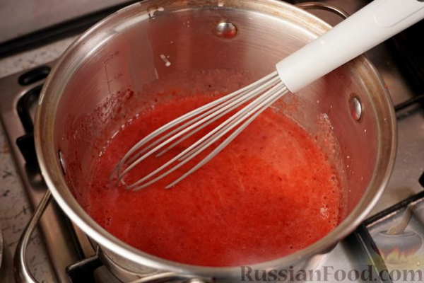 Сарагли с шоколадным заварным кремом и клубничным конфитюром