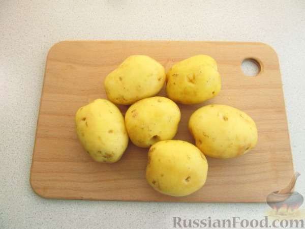 Молодой картофель, запечённый со шпинатом и сыром Молодой картофель, запечённый со шпинатом и сыром