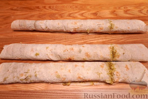 Рулетики из лаваша с бататом, колбасой и яйцами