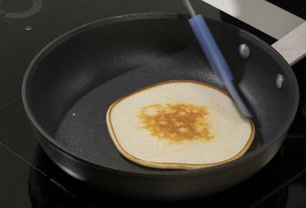 Пышные панкейки на молоке с разрыхлителем Пышные панкейки на молоке с разрыхлителем
