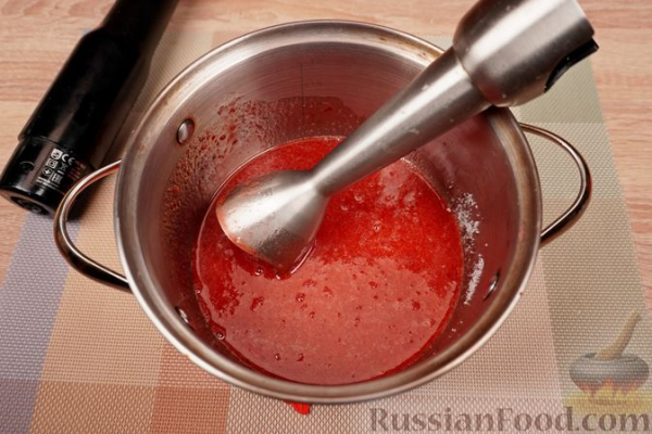 Сарагли с шоколадным заварным кремом и клубничным конфитюром