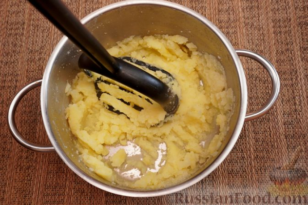 Картофельные мини-пиццы с шампиньонами и морковью Картофельные мини-пиццы с шампиньонами и морковью