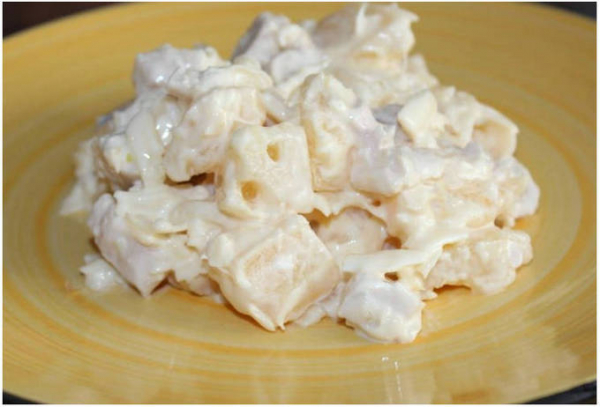 Салат с курицей и ананасами классический Салат с курицей и ананасами классический