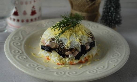 Салат с копченой курицей Салат с копченой курицей