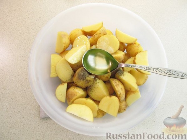Куриное филе с молодым картофелем и сыром Куриное филе с молодым картофелем и сыром