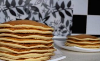 Пышные панкейки на молоке с разрыхлителем Пышные панкейки на молоке с разрыхлителем