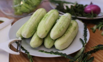 Салат с копченой курицей Салат с копченой курицей
