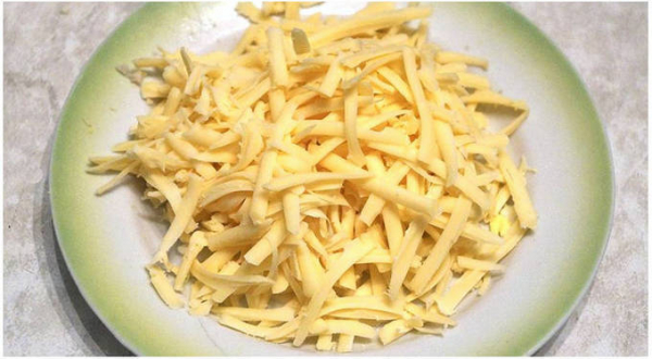 Салат с курицей и ананасами классический Салат с курицей и ананасами классический
