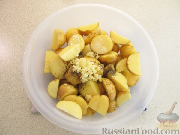 Куриное филе с молодым картофелем и сыром Куриное филе с молодым картофелем и сыром