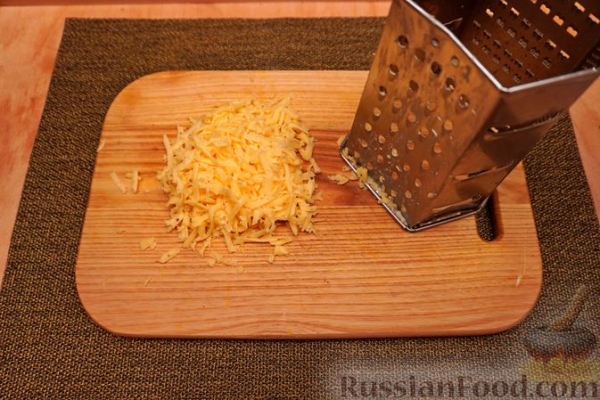 Рулетики из лаваша с бататом, колбасой и яйцами